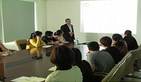 4月24日星欧老师对佳乐公司进行仓储管理的培训