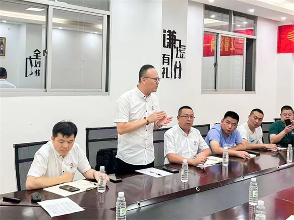星欧福建分公司总经理胡亦涵老师致辞